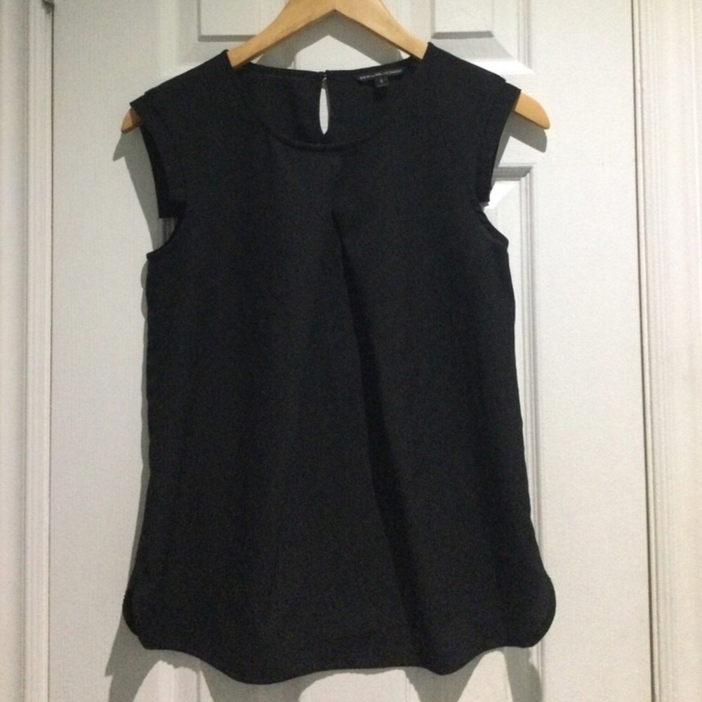 Walter Baker Women’s Black Sleeveless Keyhole Crewneck Top